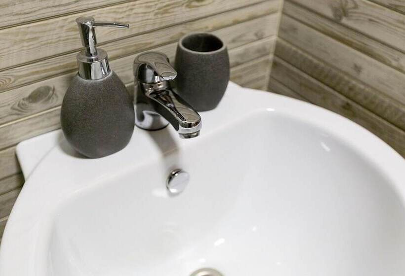 חדר אקונומי, Shumak