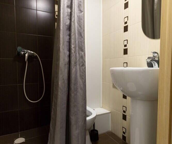 חדר אקונומי, Shumak