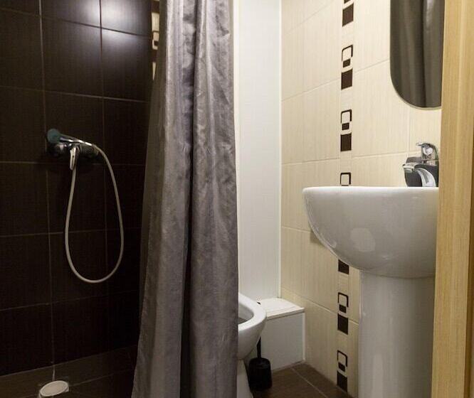 חדר אקונומי, Shumak