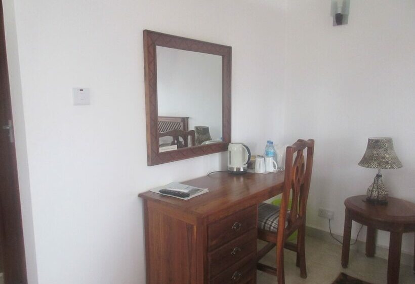 اتاق لوکس سه تخته, Sundown Carnival Lodge