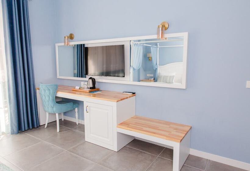 חדר דלוקס נוף לים, Luvi Kaş Otel Adults Only