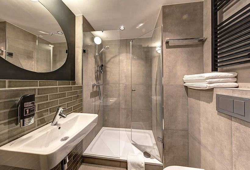 اتاق استاندارد چهار تخته, Schulz Hotel Berlin Wall At The East Side Gallery