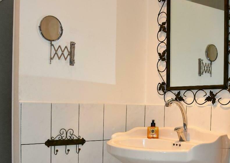 غرفة قياسية ثلاثية مطلة علي الحديقة, La Farigoule