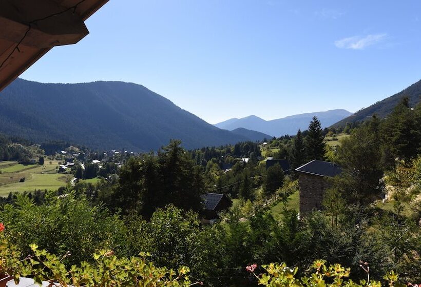 اتاق استاندارد با سرویس بهداشتی مشترک, Un Balcon En Montagne