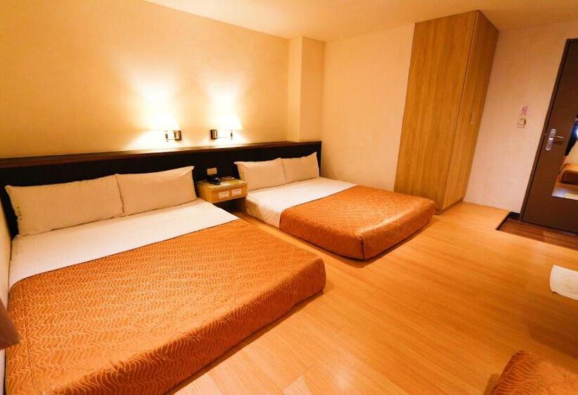 اتاق خانوادگی, D.y.