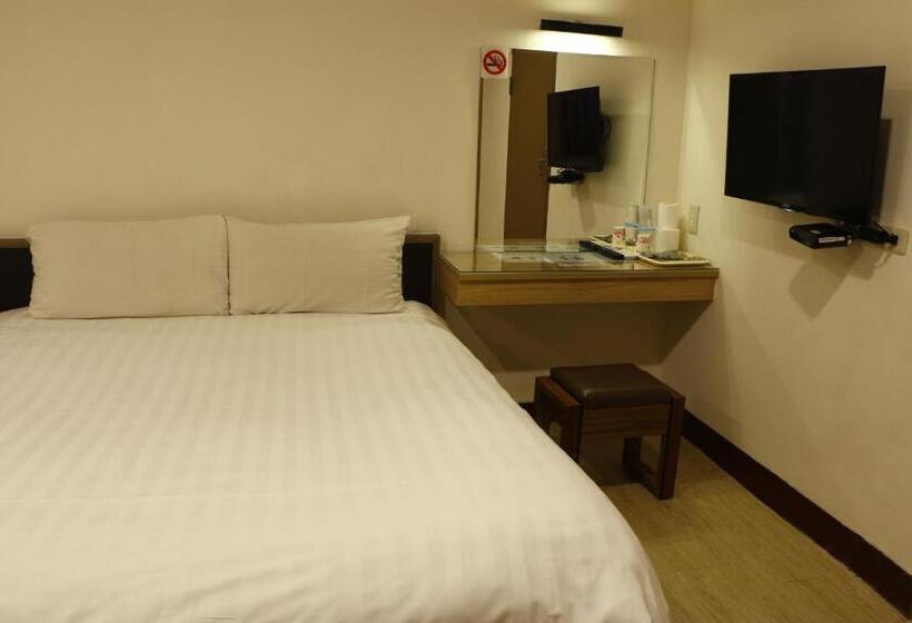 اتاق استاندارد چهار تخته, D.y.