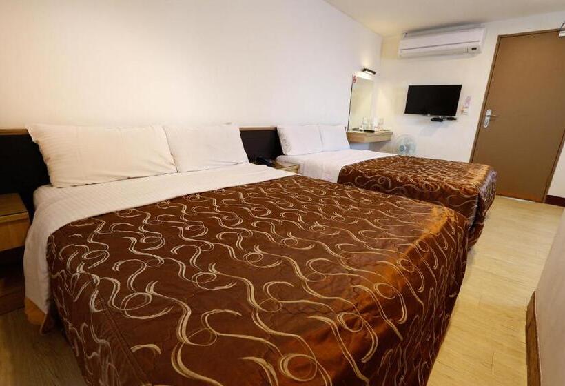 اتاق استاندارد چهار تخته, D.y.