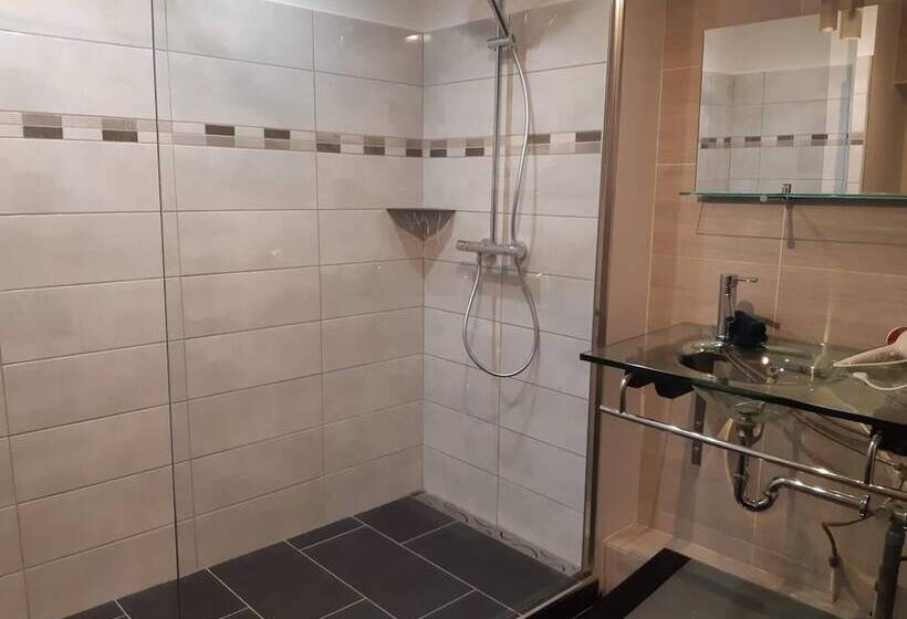 スタンダードトリプルルーム, Domaine De La Carrière