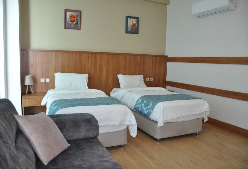Standard Room, Asil