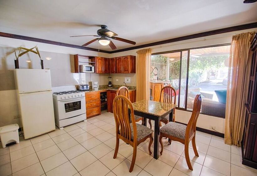 آپارتمان 1 خوابه, Tuanis Apart