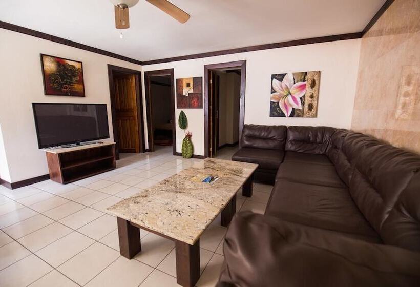 آپارتمان 1 خوابه همکف, Tuanis Apart