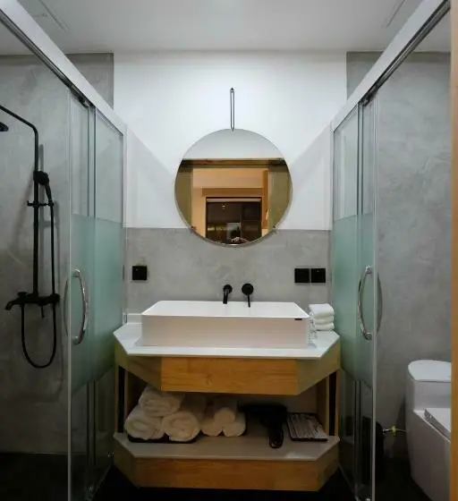 اتاق ساده سه نفره, Dali Loft Travelling With Hostel