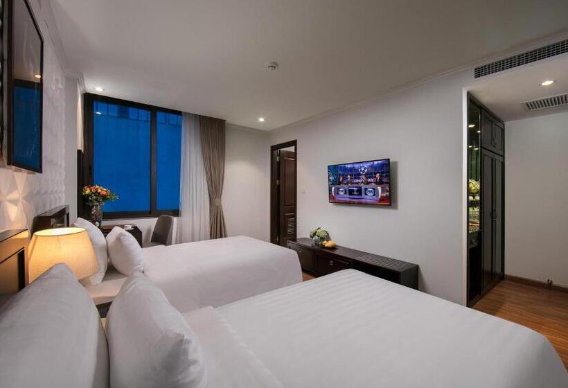 اتاق لوکس با چشم‌انداز شهر, De La Seine