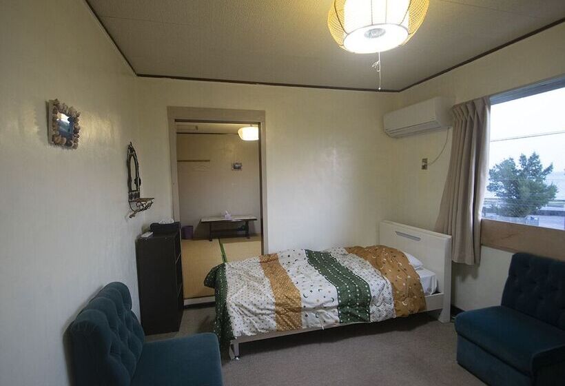 اتاق ساده چهارنفره, Henza