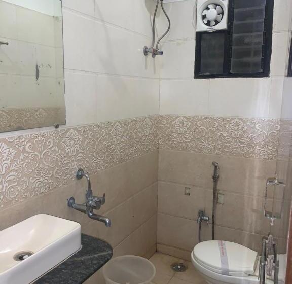 اتاق لوکس, Jk Rooms 126 Parashar Legacy   Opp Railway Station