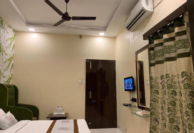 اتاق سوپریور, Jk Rooms 126 Parashar Legacy   Opp Railway Station