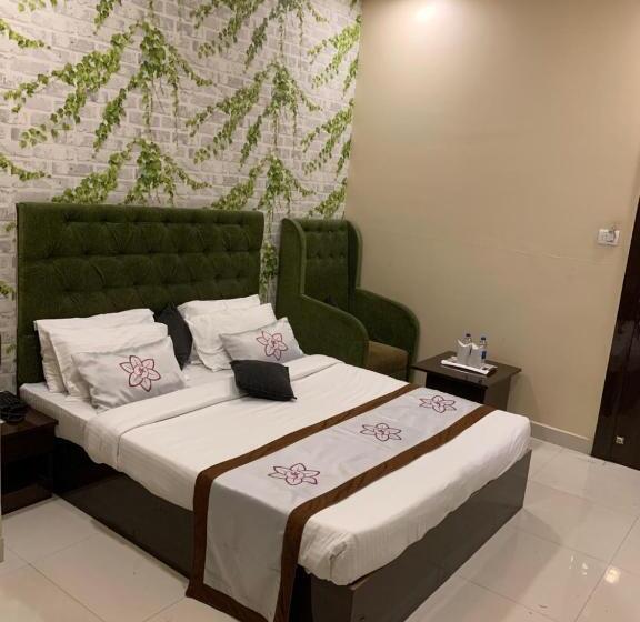 اتاق سوپریور, Jk Rooms 126 Parashar Legacy   Opp Railway Station