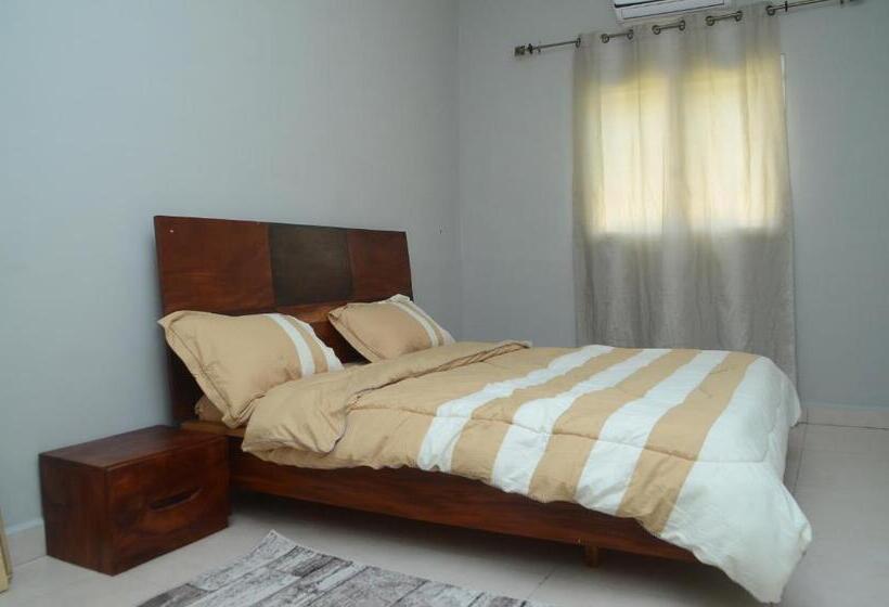 استودیوی استاندارد, La Perle