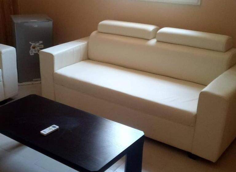 استودیوی استاندارد, La Perle