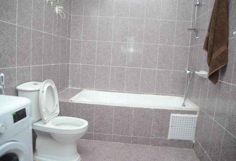 استودیو استاندارد با تخت کینگ, La Perle