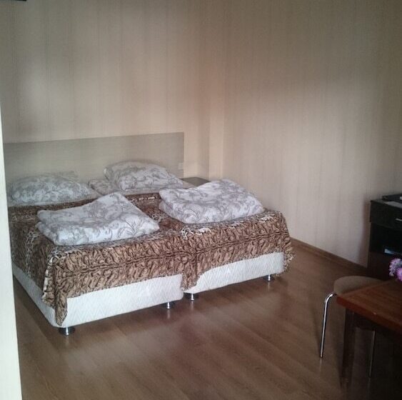 اتاق استاندارد سه نفره, Vavilon   Hostel