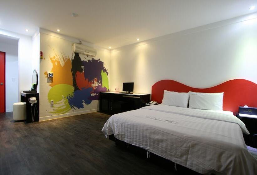 Номер Deluxe, Cheonan K