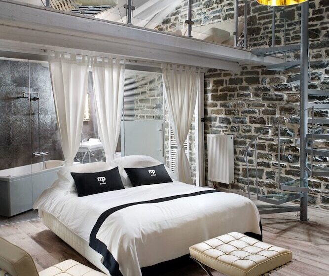 جناح جونيور, Mikro Papigo 1700 Hotel & Spa