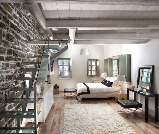 Полулюкс, Mikro Papigo 1700 Hotel & Spa