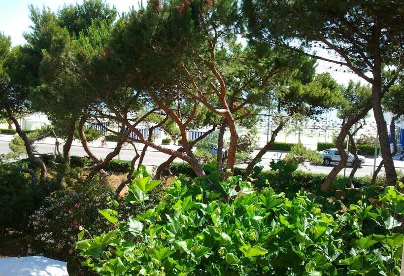 スタンダードトリプルルーム, B&b Il Parco Dei Pini