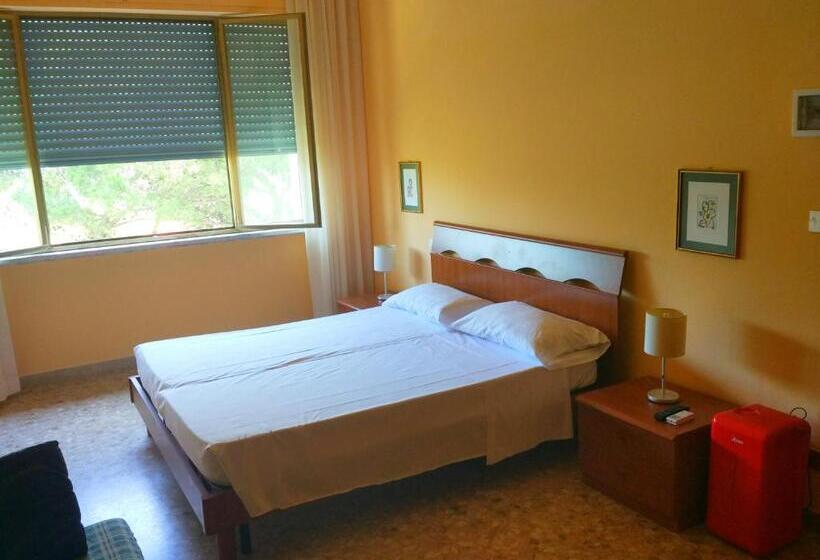 スタンダードトリプルルーム, B&b Il Parco Dei Pini