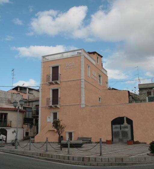 Люкс с Балконом, Luxury Accommodation