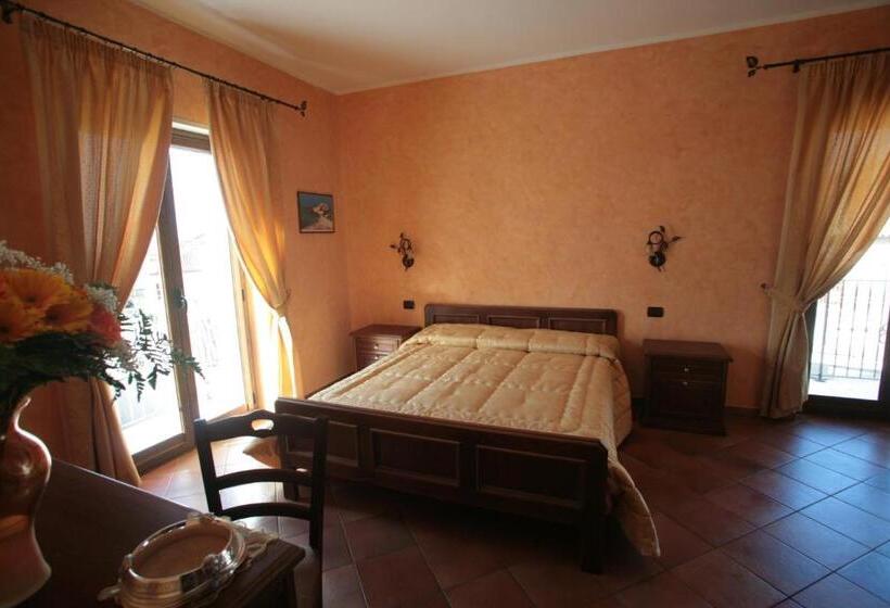 Номер Стандарт с Балконом, Luxury Accommodation