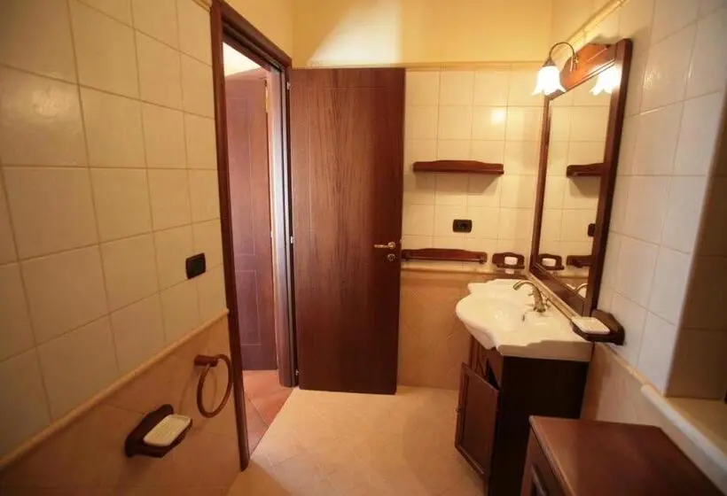 اتاق استاندارد با بالکن, Luxury Accommodation
