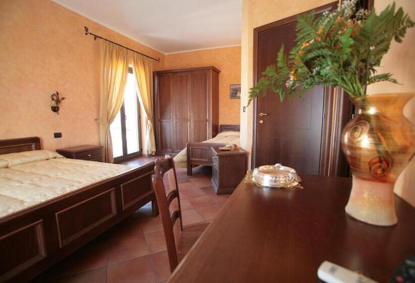 Номер Стандарт с Балконом, Luxury Accommodation