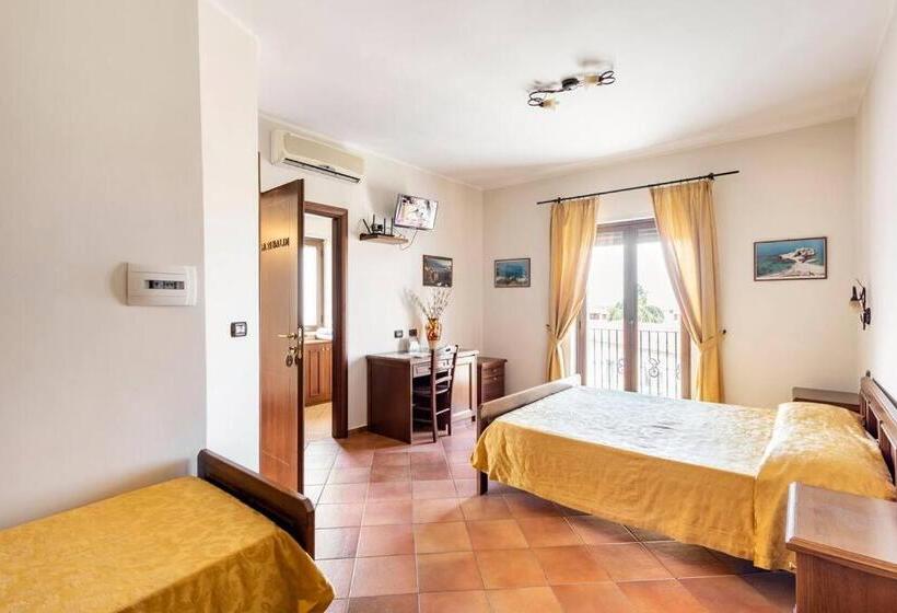 Номер Стандарт с Балконом, Luxury Accommodation