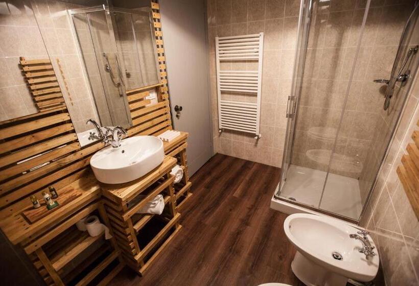 غرفة ديلوكس مزودة بشرفة, Il Ciocco Hotels