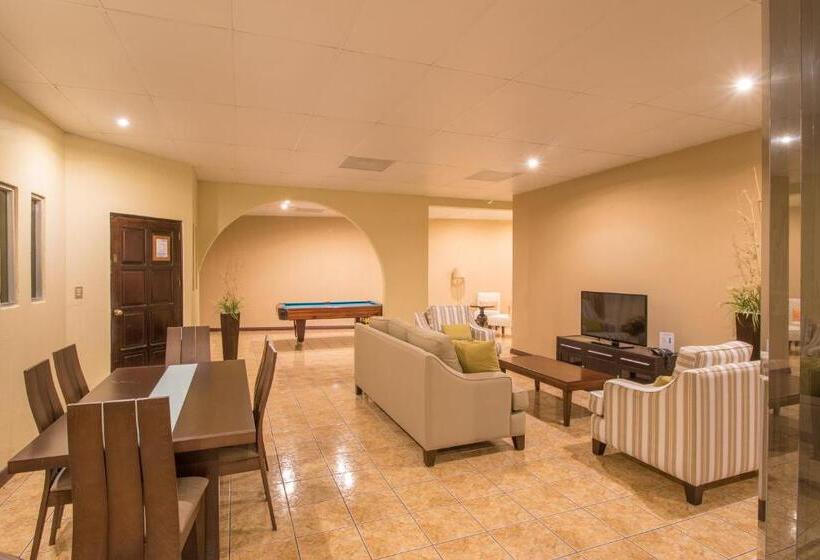 سوییت با استخر, Valle Dorado Resort & Parque Acuático