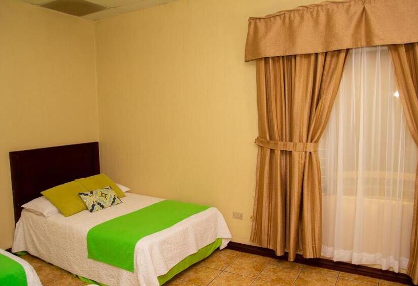 سوییت با استخر, Valle Dorado Resort & Parque Acuático