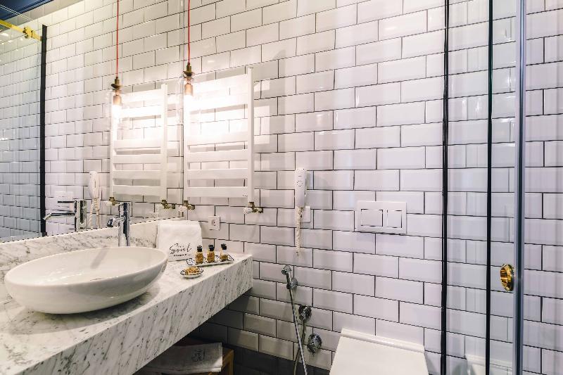 标准单人间, 1904