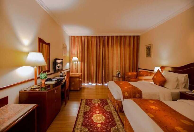 스탠다드 룸 풀장 전망, Golden Tulip Nizwa