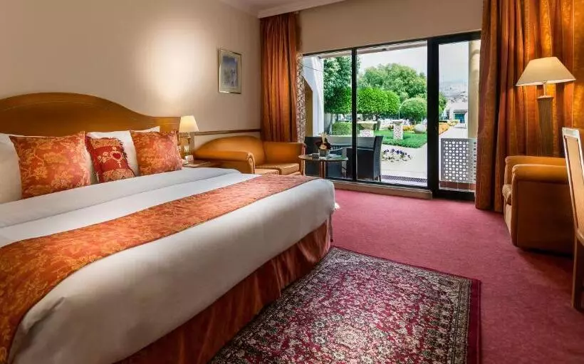 سوییت, Golden Tulip Nizwa