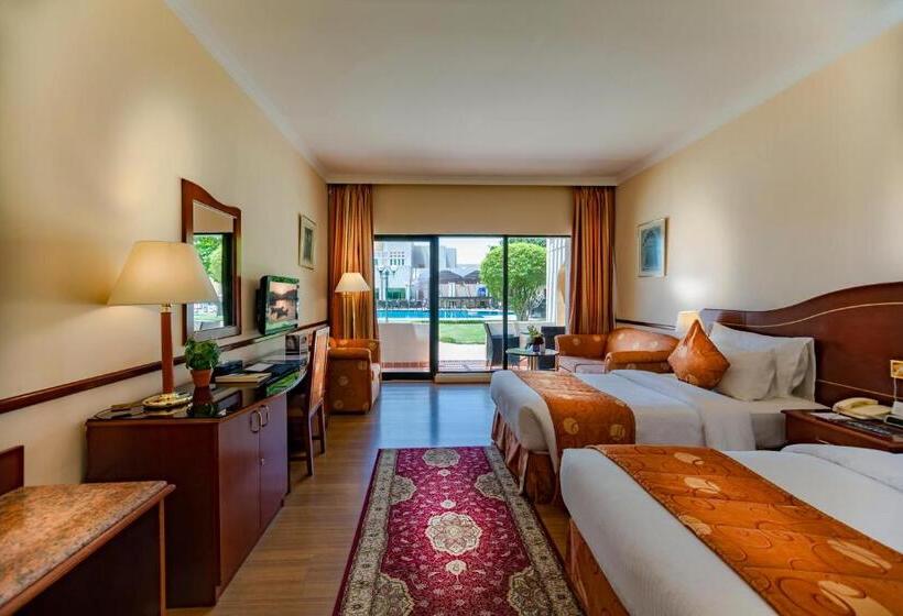 اتاق استاندارد با چشمانداز استخر, Golden Tulip Nizwa