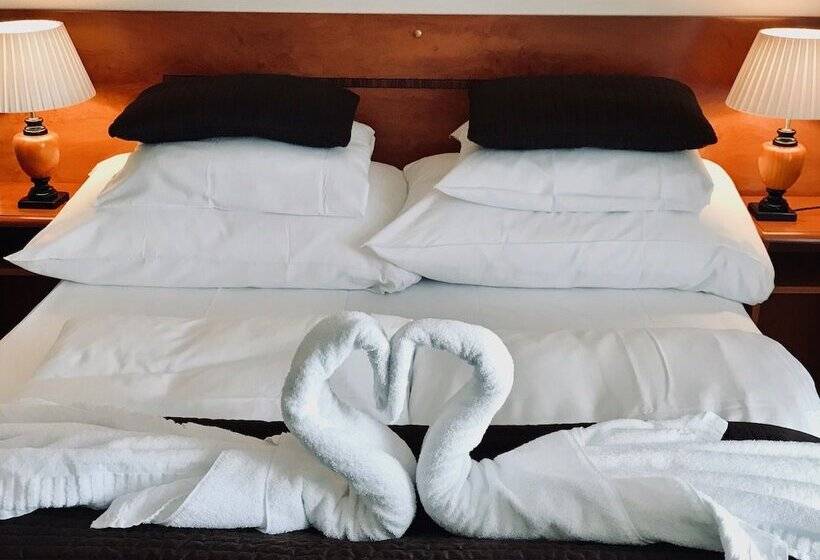 חדר סטנדרט, Reenskaug