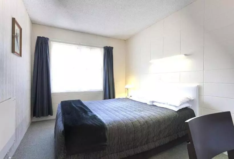 آپارتمان 1 خوابه, Tudor Motor Lodge