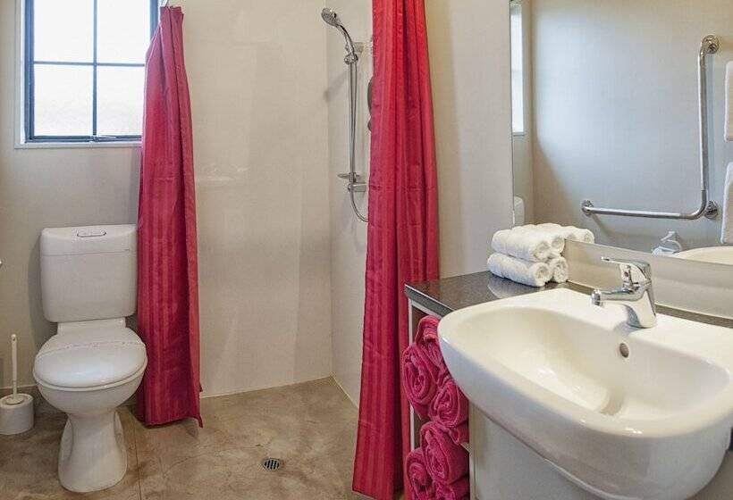 침실 2개 아파트, Sport Of Kings Motel