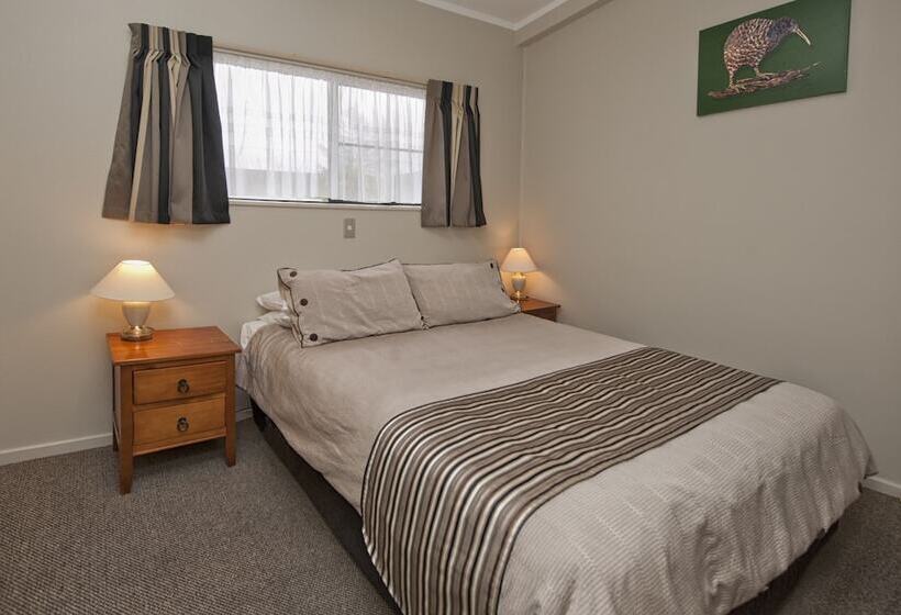 침실 2개 아파트, Sport Of Kings Motel