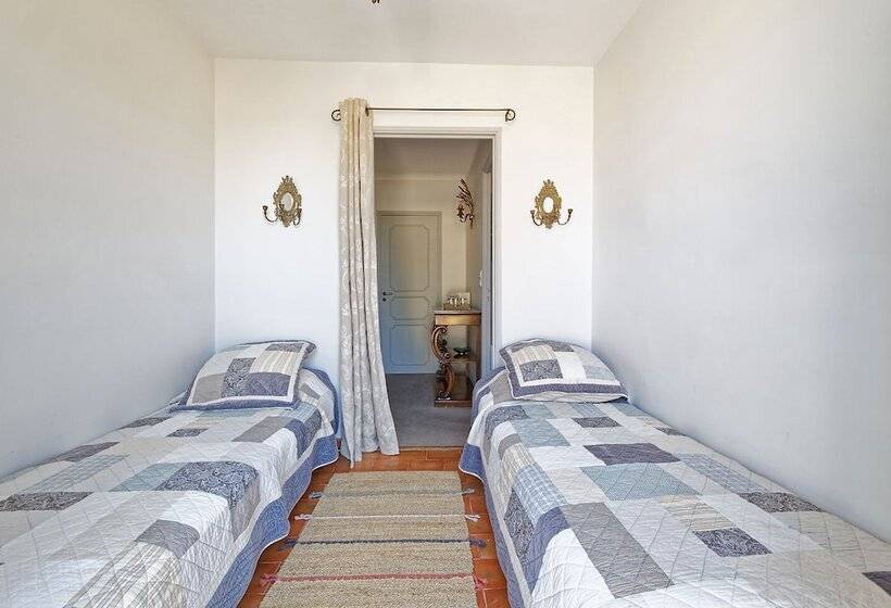 סוויטה דלוקס, Villa De Margot