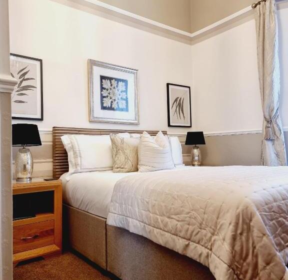 Camera Superiore, Kethla House