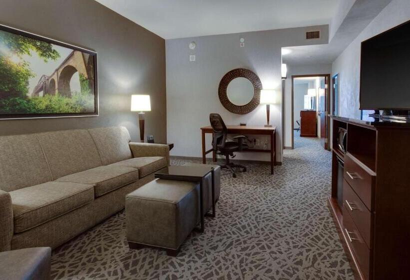 Люкс Deluxe Кровать Кинг, Drury Plaza Hotel Cape Girardeau Conference Center