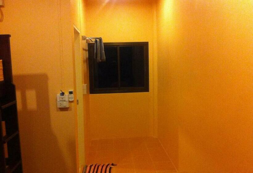 غرفة إقتصادية ثلاثية, Subsavet Village